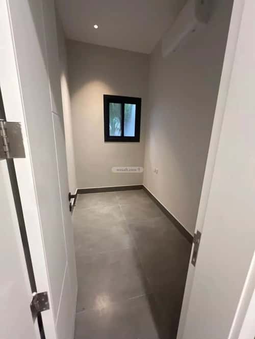 Villa 1200 SQM Facing North with 6 Bedrooms King Abdullah, Central Riyadh, Riyadh