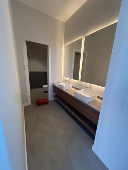 فيلا 1200 متر مربع واجهة شمالية ب 6 غرف الملك عبدالله، وسط الرياض، الرياض