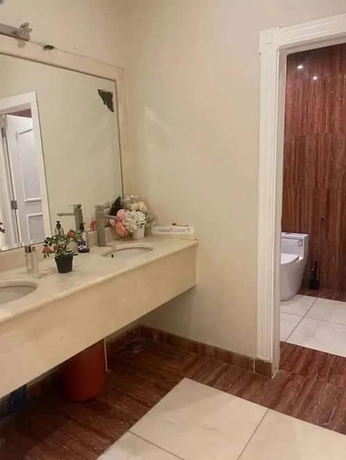 فيلا 350 متر مربع جنوبية على شارع 15م الفلاح، شمال الرياض، الرياض