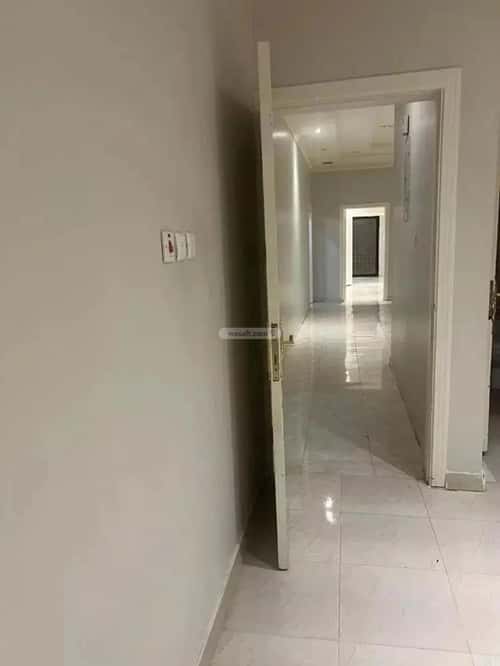 دور 661 متر مربع ب 5 غرف الملك عبدالله، وسط الرياض، الرياض