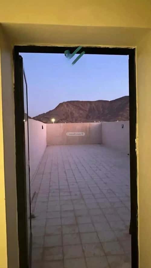 Villa 371 SQM Facing South with 5 Bedrooms Tiyyah, Madinah