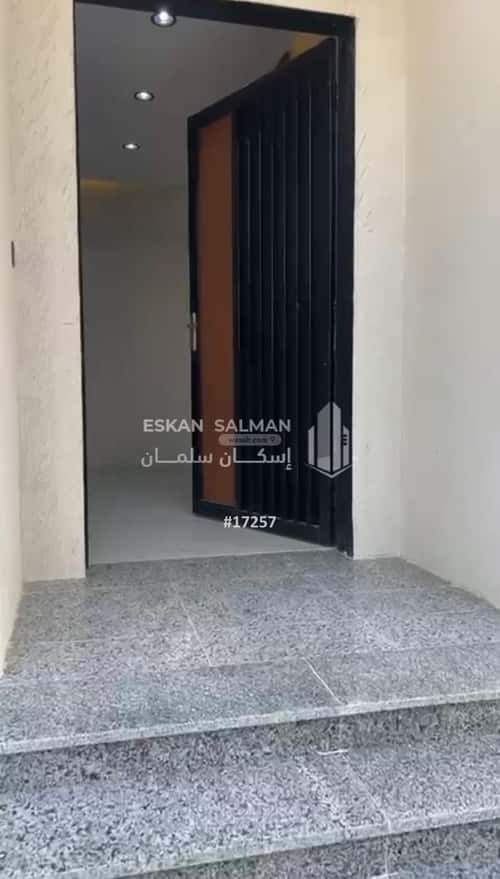 Floor 450 SQM with 6 Bedrooms The Housing District, Alttayif