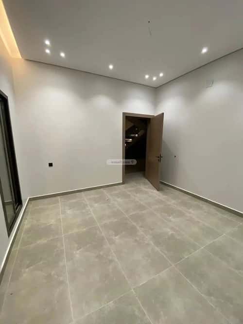 فيلا 660 متر مربع شرقية على شارع 20م الورود، الخرج