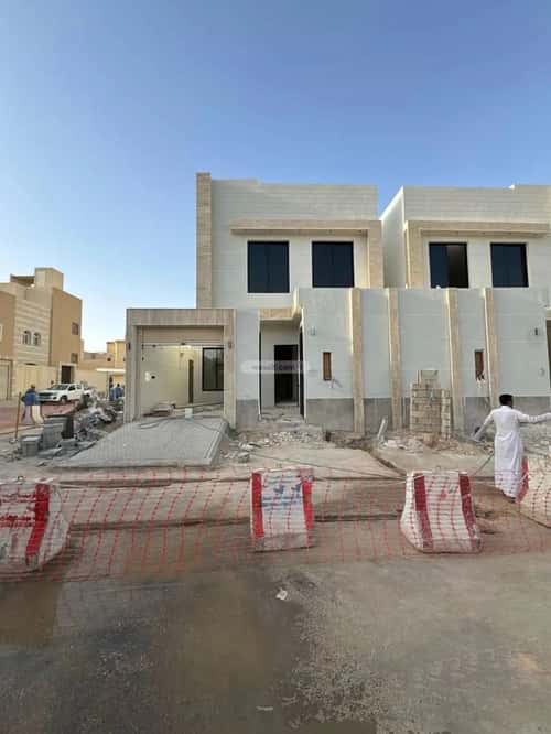 فيلا 200 متر مربع شرقية على شارع 15م طويق، غرب الرياض، الرياض