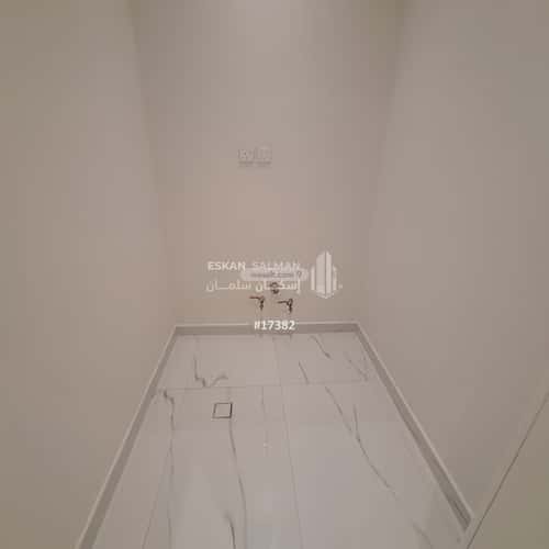 فيلا 500 متر مربع غربية على شارع 15م العقيق، الخبر