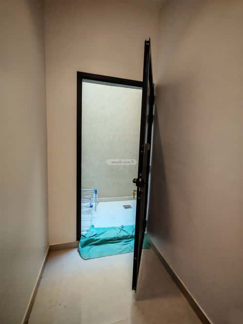 Floor 210.78 SQM with 5 Bedrooms Al-Janadriyah, East Riyadh, Riyadh