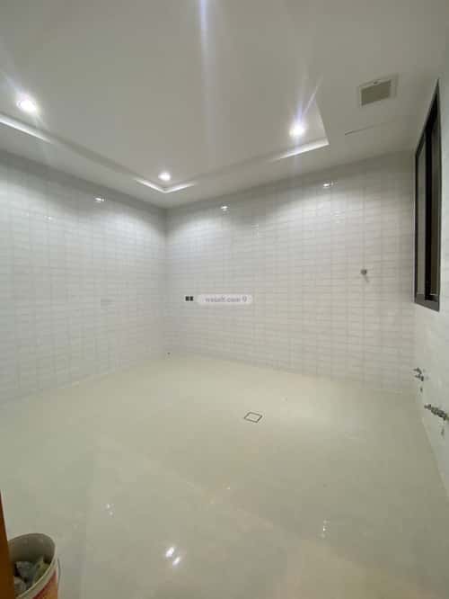 Floor 210.78 SQM with 5 Bedrooms Al-Janadriyah, East Riyadh, Riyadh