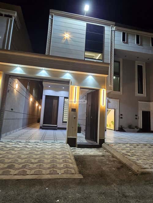 Floor 207.08 SQM with 6 Bedrooms Okaz, South Riyadh, Riyadh