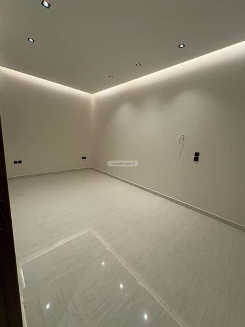 Floor with 5 Bedrooms Al Bayan, East Riyadh, Riyadh