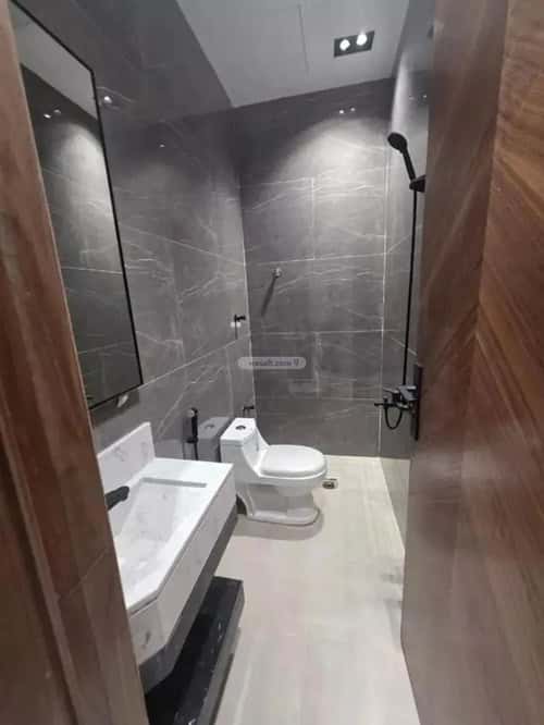 Floor 164 SQM with 5 Bedrooms West Al-Oraija, West Riyadh, Riyadh