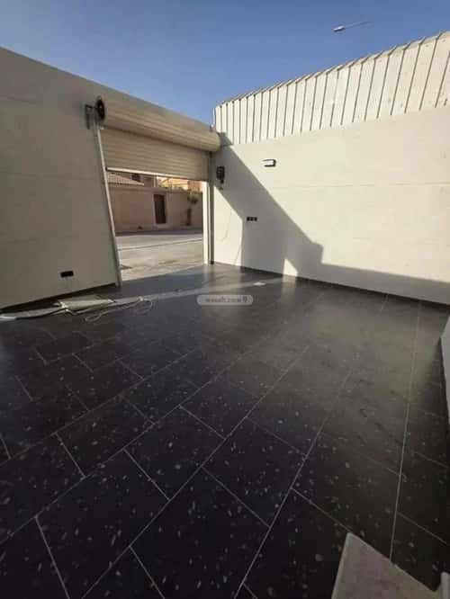 Floor 164 SQM with 5 Bedrooms West Al-Oraija, West Riyadh, Riyadh