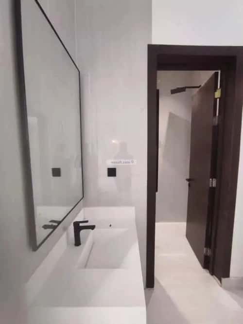 Floor 174 SQM with 4 bedrooms العريجاء الغربي، غرب الرياض، الرياض