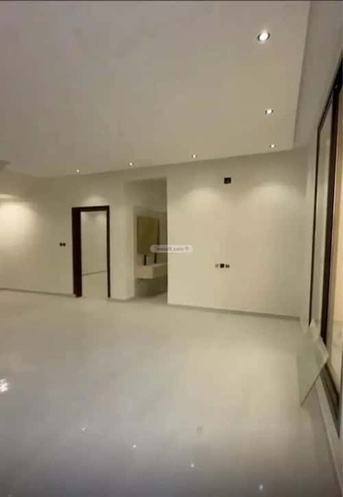 فيلا 5 غرف في عكاظ