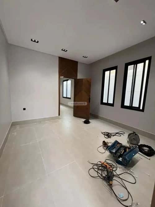 Floor 174 SQM with 5 Bedrooms West Al-Oraija, West Riyadh, Riyadh