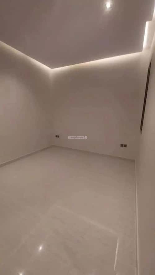 Building 174 SQM Facing North Al Bayan, East Riyadh, Riyadh