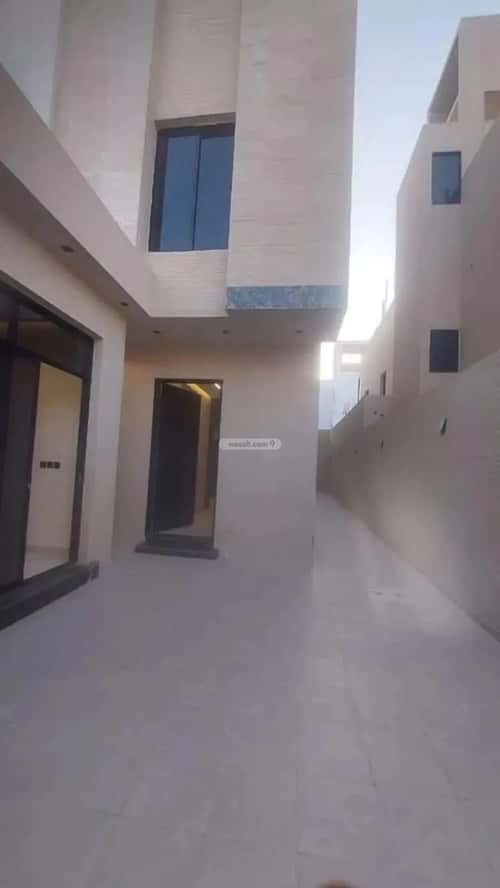 Building 174 SQM Facing North Al Bayan, East Riyadh, Riyadh