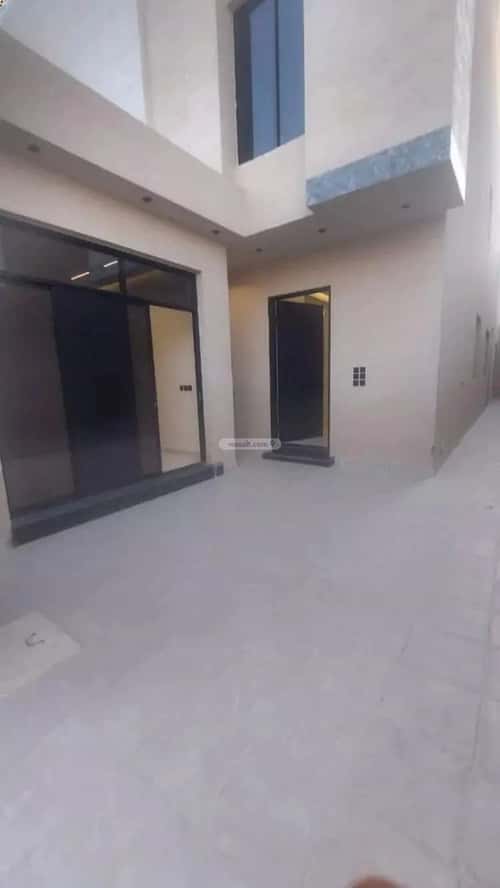 Building 174 SQM Facing North Al Bayan, East Riyadh, Riyadh