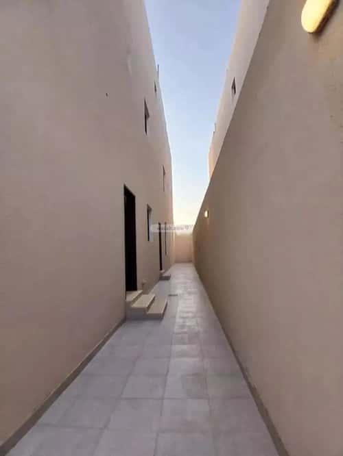 4 bedroom floor in Badr