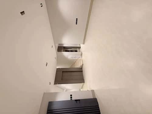 فيلا 6 غرف في العريجاء الغربي