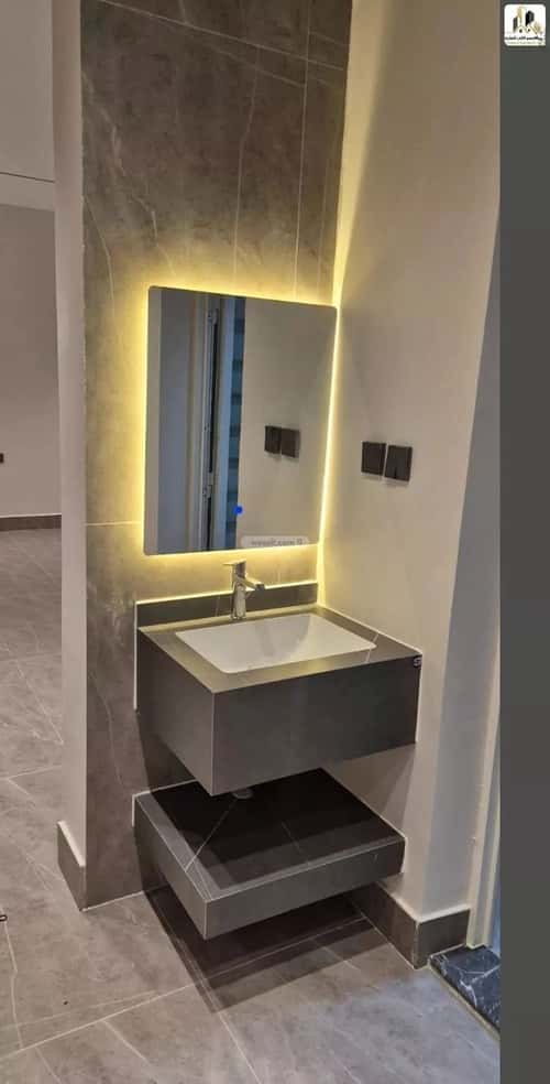 شقة 7 غرف في ضاحية الملك فهد