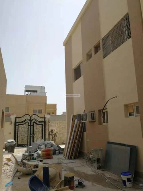 فيلا 550 متر مربع جنوبية على شارع 10م الملز، وسط الرياض، الرياض