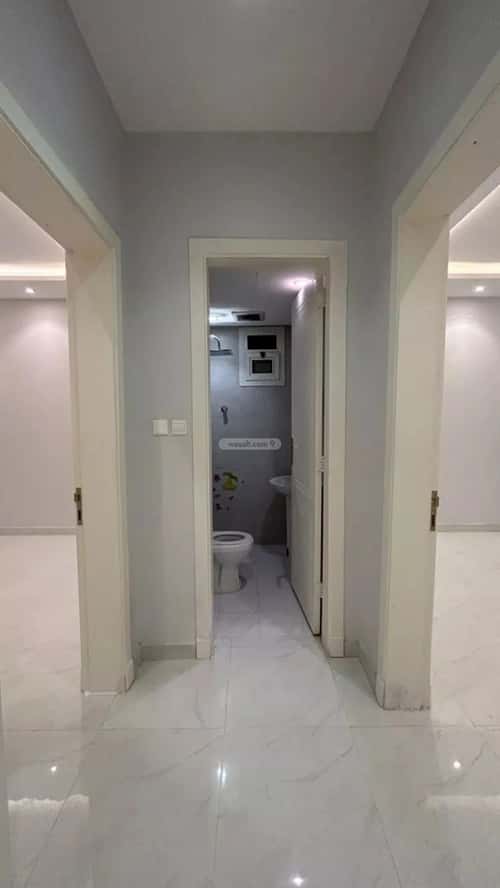 Floor 300 SQM with 5 Bedrooms Al-Muanisiyah, East Riyadh, Riyadh