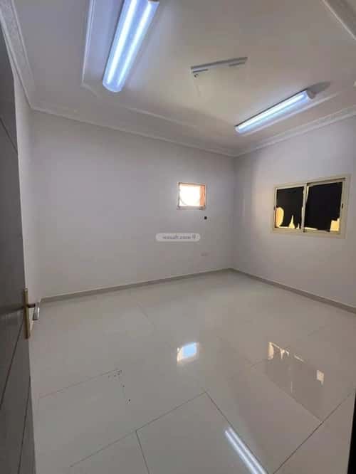 Floor 121 SQM with 5 Bedrooms Al-Muanisiyah, East Riyadh, Riyadh