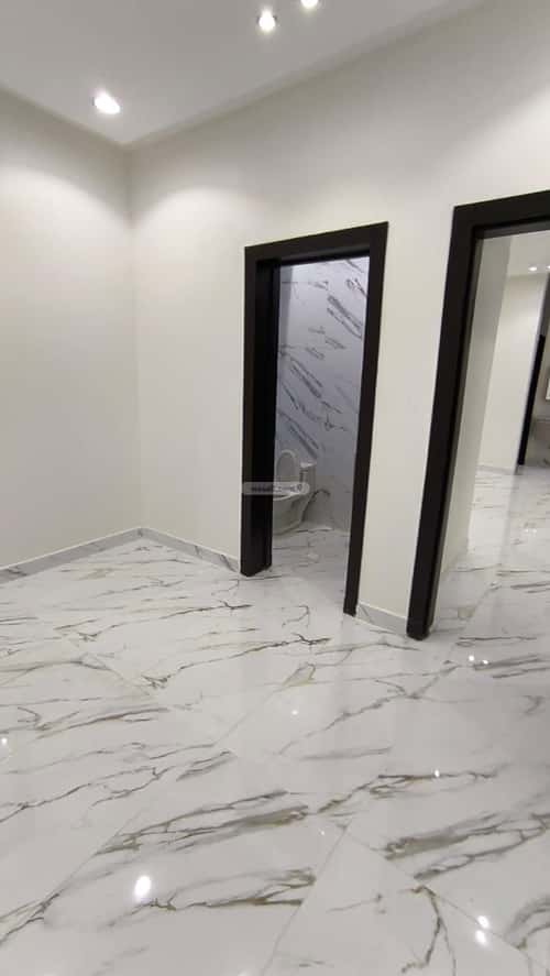 فيلا 200 متر مربع شمالية على شارع 15م العريجاء، غرب الرياض، الرياض