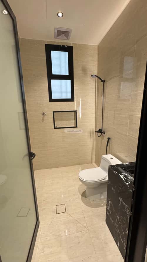 Apartment with 5 Bedrooms Al Mohammadiyah 3, Jazan