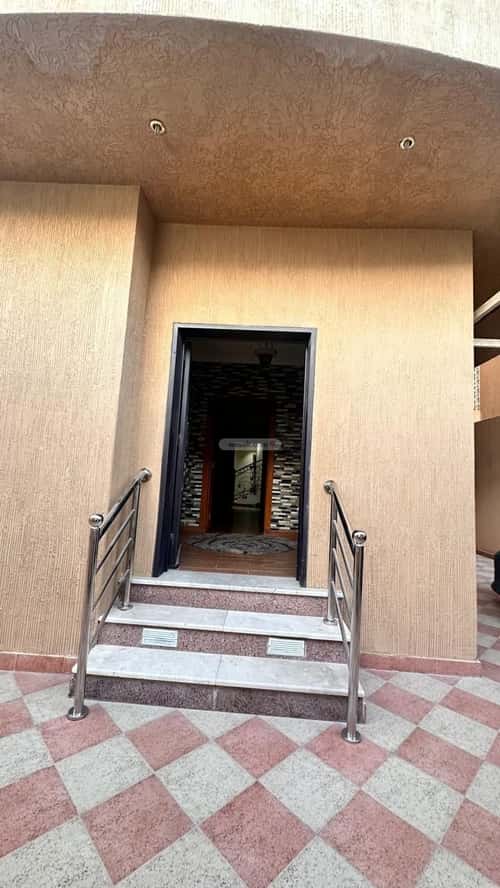 فيلا 300 متر مربع غربية على شارع 15م قرطبة، شرق الرياض، الرياض