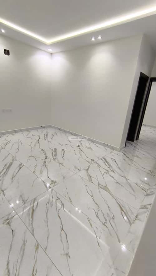 فيلا 200 متر مربع شرقية على شارع 15م العريجاء، غرب الرياض، الرياض