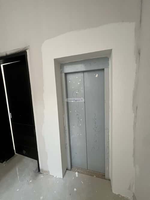 Floor 177.82 SQM with 5 Bedrooms Al-Maizaliyah, East Riyadh, Riyadh