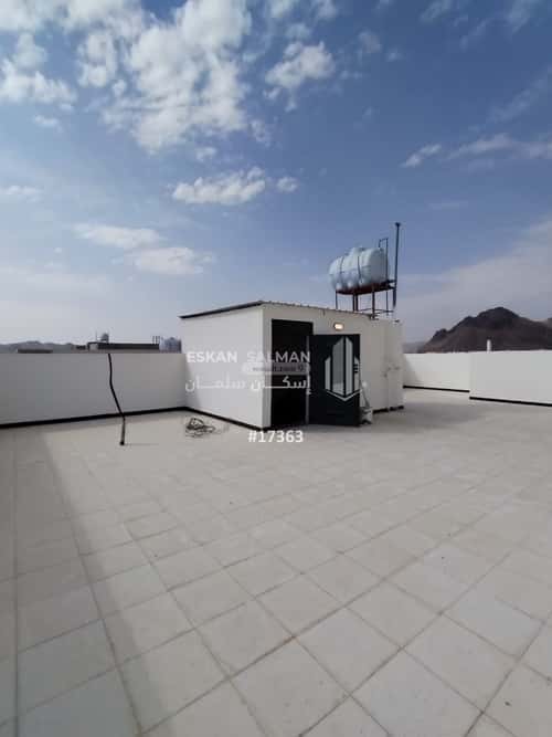 فيلا 240 متر مربع جنوبية على شارع 10م المدينة الصناعية، المدينة المنورة