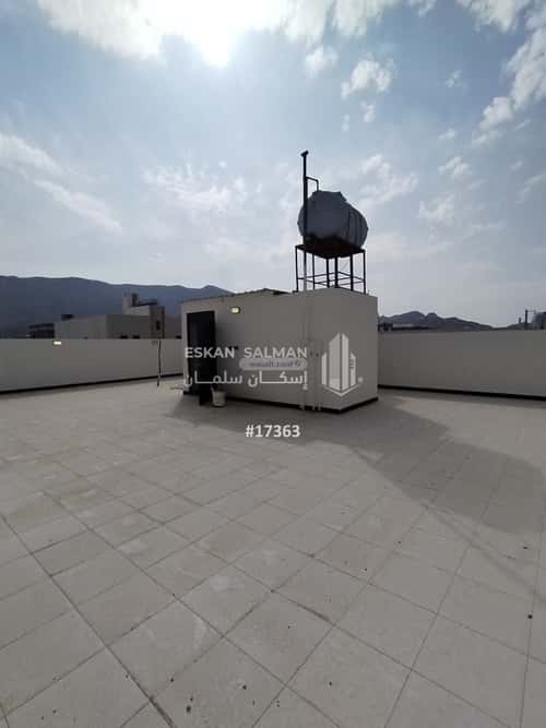 فيلا 240 متر مربع جنوبية على شارع 10م المدينة الصناعية، المدينة المنورة
