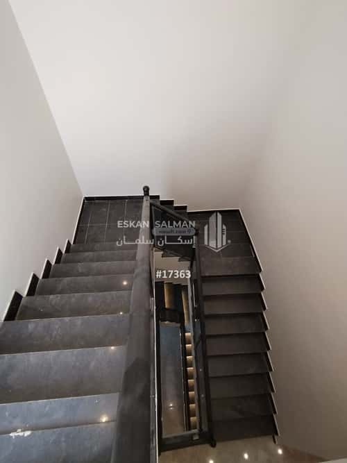 فيلا 240 متر مربع جنوبية على شارع 10م المدينة الصناعية، المدينة المنورة