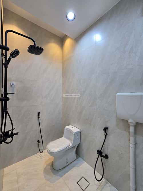 Apartment with 6 Bedrooms Al-Raqi, Khamis Mushait