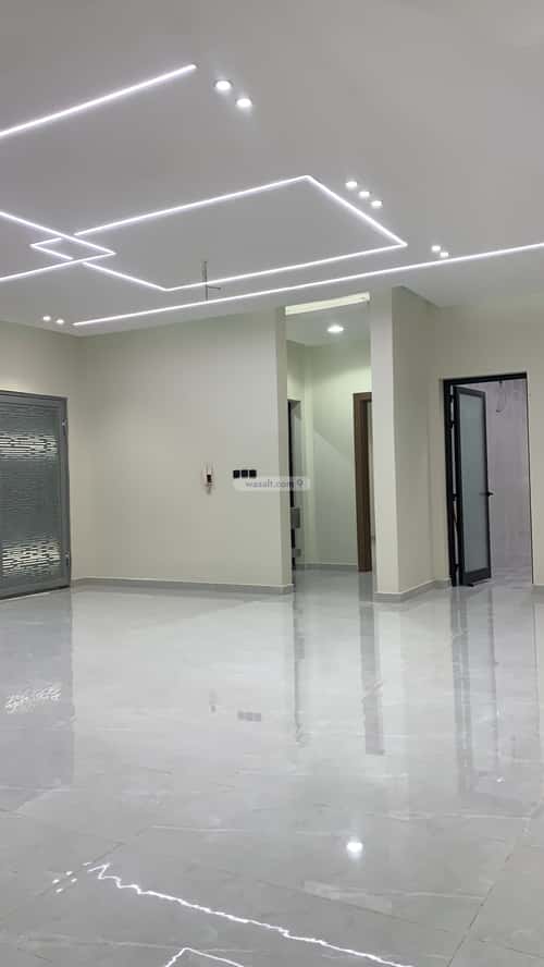 فيلا 302.2 متر مربع جنوبية على شارع 16م الشعلة، الدمام