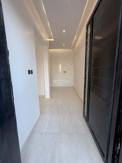 Floor with 5 Bedrooms Al Bayan, East Riyadh, Riyadh