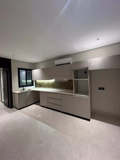 Apartment with 5 Bedrooms King Fahad Dist, Aldammam