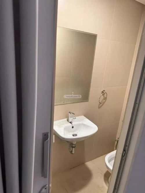 فيلا 400 متر مربع جنوبية شرقية على شارع 15م سدرة، الرياض