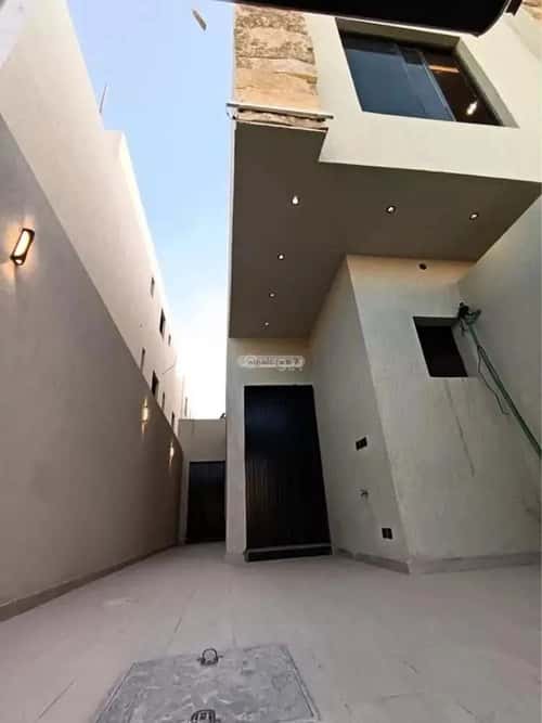 دور 213.65 متر مربع ب 5 غرف عكاظ، جنوب الرياض، الرياض