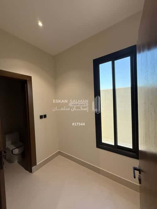 فيلا 8 غرف في الرمال