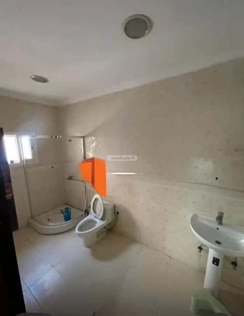 فيلا 500 متر مربع شمالية على شارع 20م التحلية، الخبر