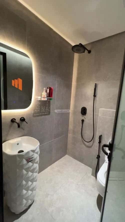 شقة بغرفة الحمراء، الخبر