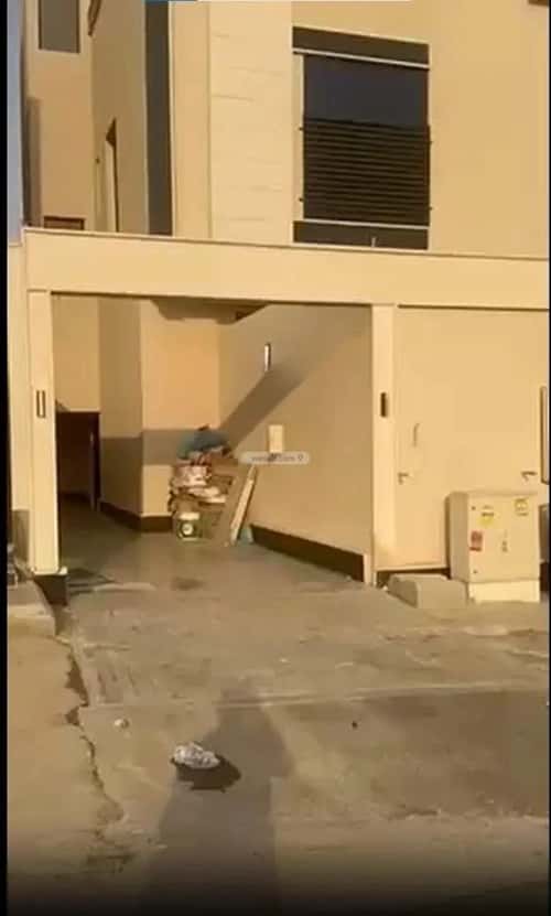 Floor 182 SQM with 6 bedrooms البيان، شرق الرياض، الرياض