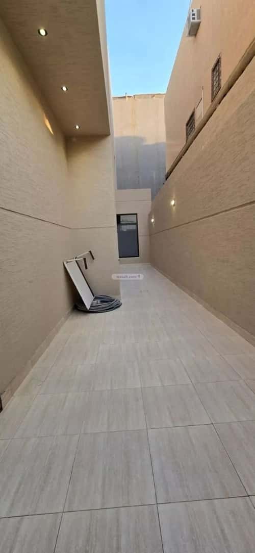 فيلا 500 متر مربع شمالية على شارع 20م ظهرة لبن، غرب الرياض، الرياض