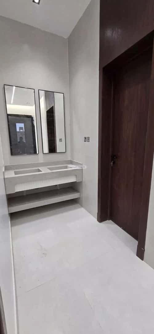 فيلا 500 متر مربع شمالية على شارع 20م ظهرة لبن، غرب الرياض، الرياض