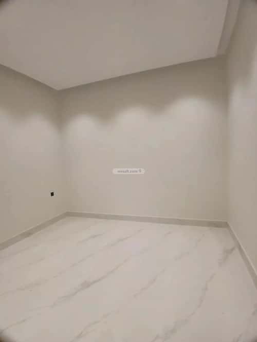 فيلا 300 متر مربع شرقية على شارع 15م العوالي، غرب الرياض، الرياض