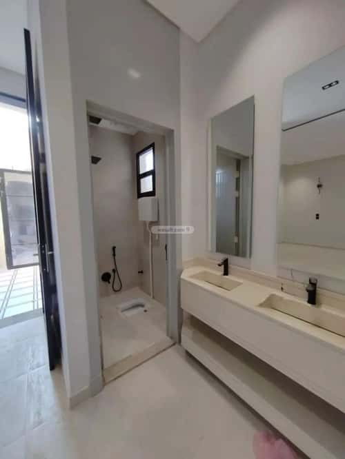 فيلا 200 متر مربع شرقية على شارع 20م طويق، غرب الرياض، الرياض