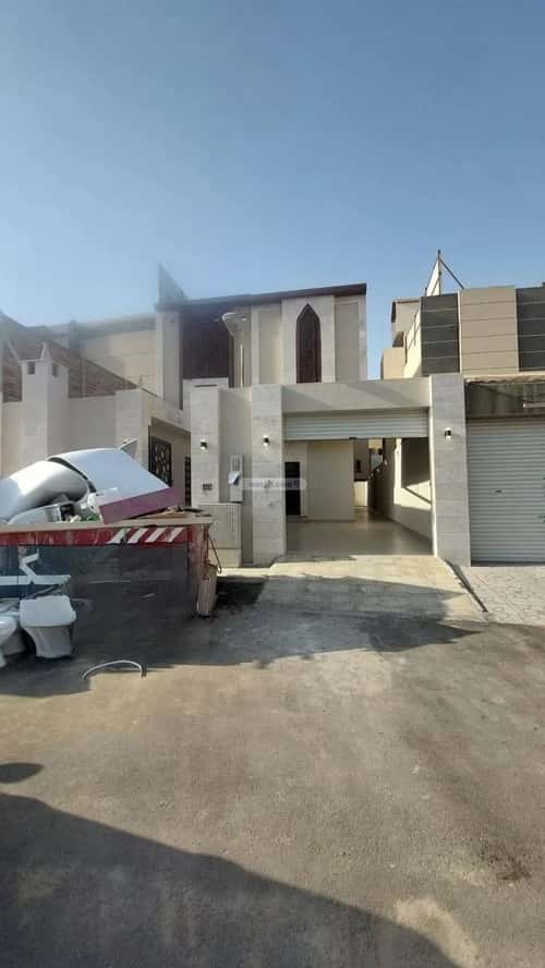 فيلا 300 متر مربع جنوبية على شارع 20م طويق، غرب الرياض، الرياض